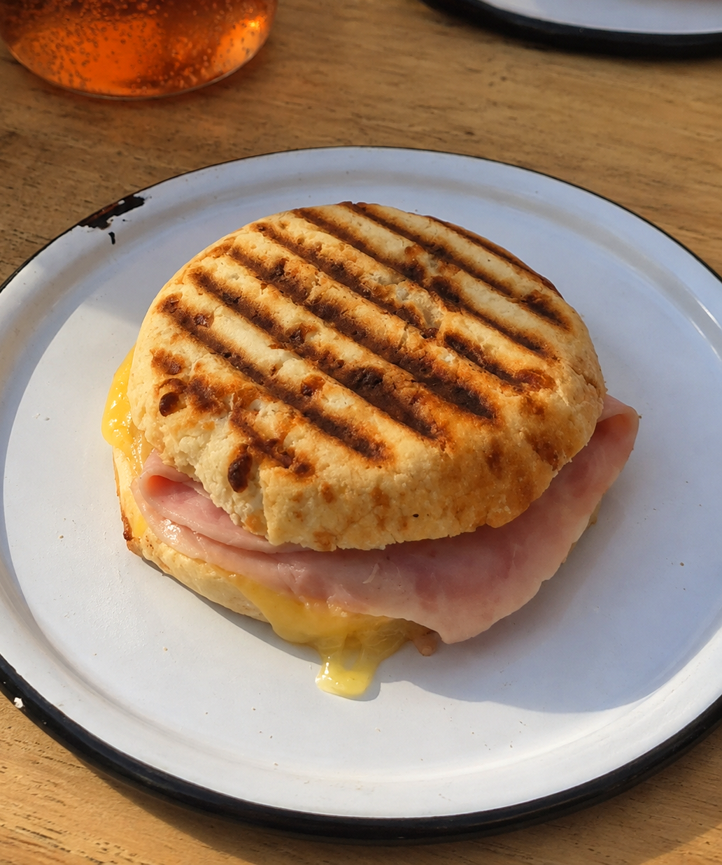 Medialuna con Jamón y Queso